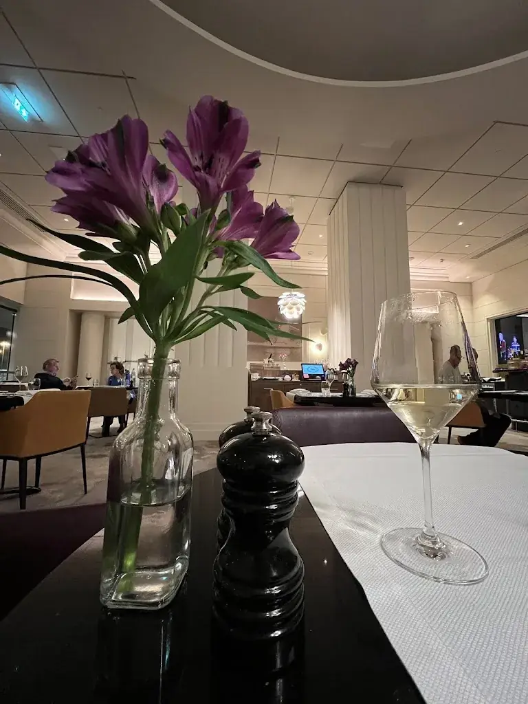 javier rivero_Stripes Restaurant (At Sheraton Hotel)_Schiphol_review