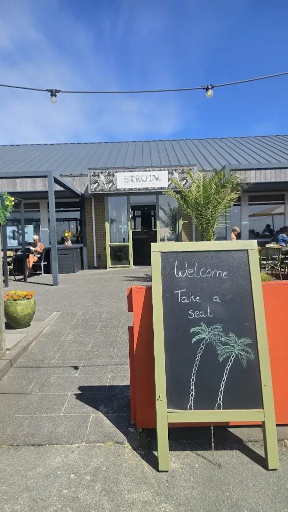 Maciej Kowalski_Camperduin Strandpaviljoen STRUIN_Schoorl_review