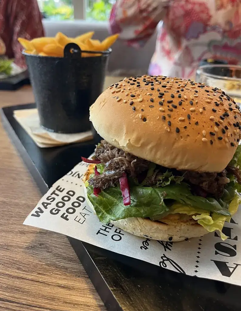 Elisa de Kat_Hof van Huizen_Huizen_recensione