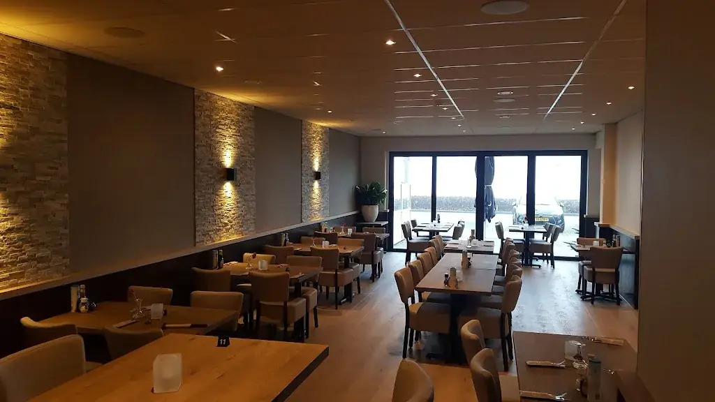 Restaurant Aan de Kade restaurant in Huizen