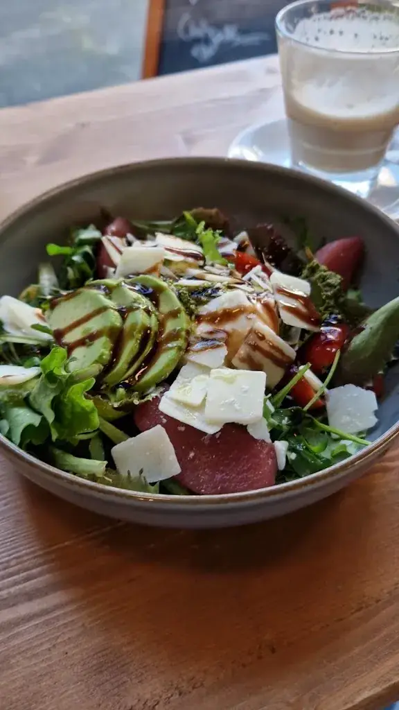 Patrycja Felisiak_Bistro Om De Hoek_Huizen_review