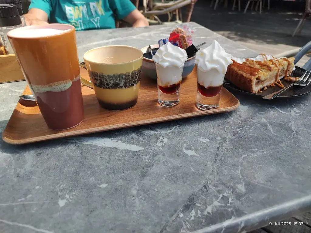 Jules vanJay_Het Haventje van Urk B.V._Urk_review