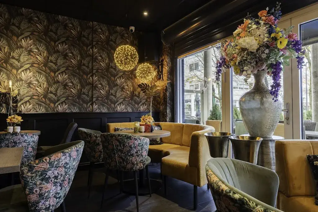 Grand café 't plein_Amsterdam_slider_image_1