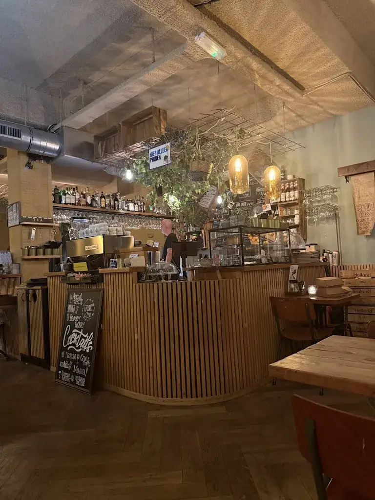 Yadun MR_Boes & Beis_Amsterdam_review