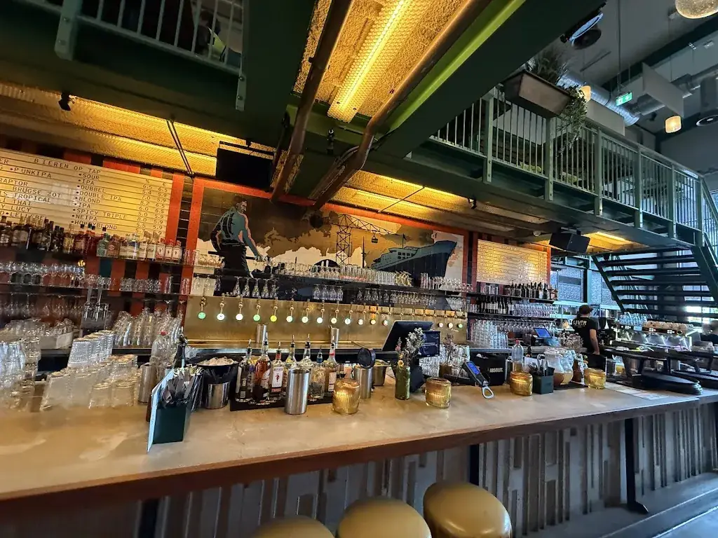 Moses Harding_IJver_Amsterdam_review