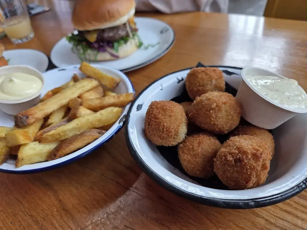 강동희_IJver_Amsterdam_review