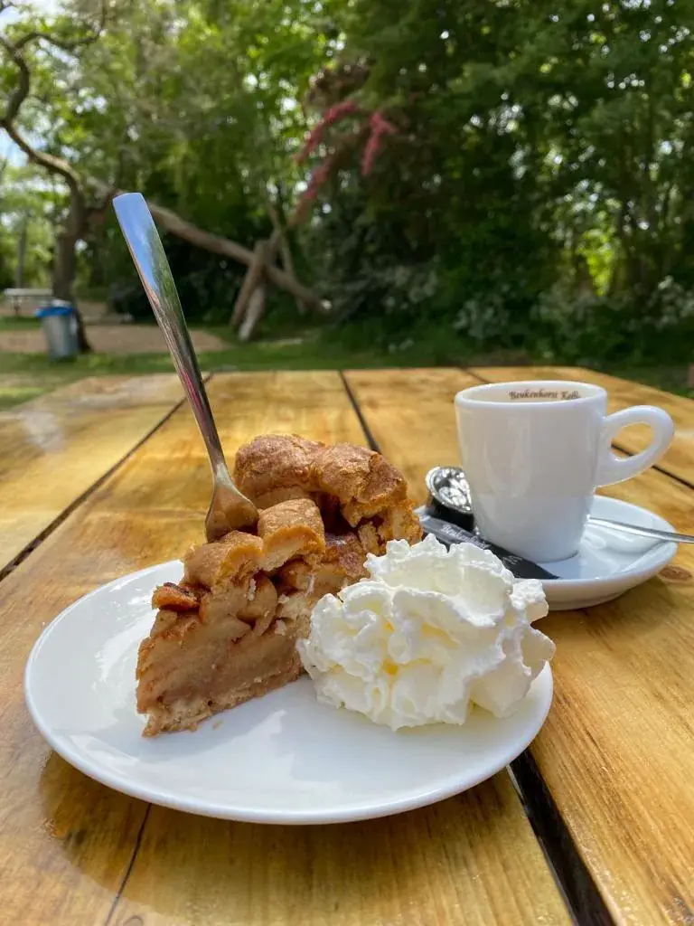 Restaurant 'De Kneinsberg' restaurante en Maartensvlotbrug