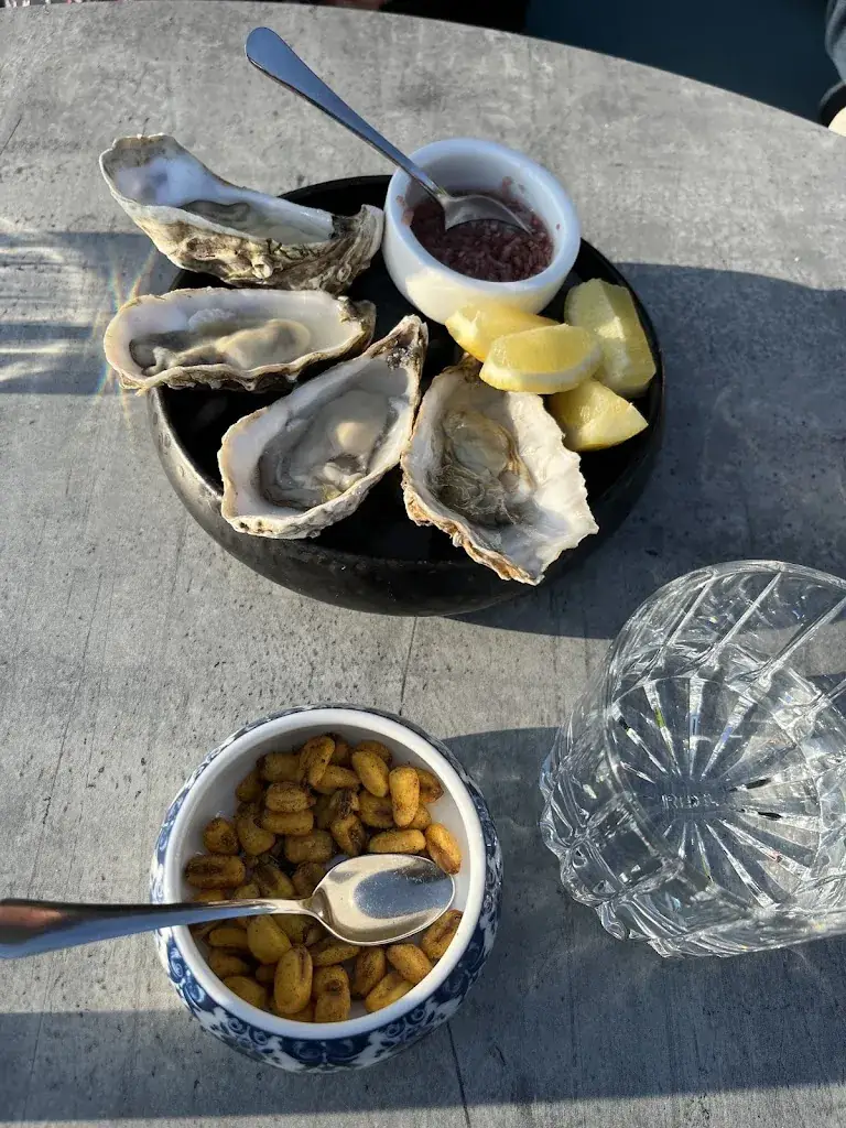 cem cetiner_Tante Kee_Kaag_review