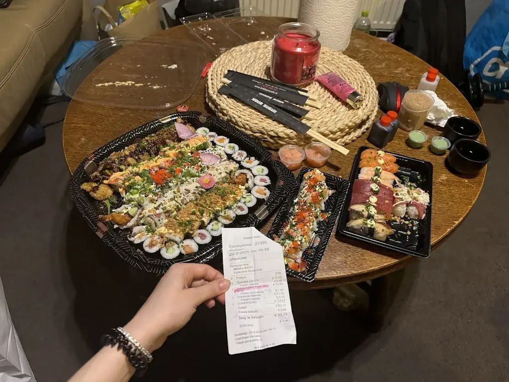 Bobby's Sushi_Goorn_slider_image_2