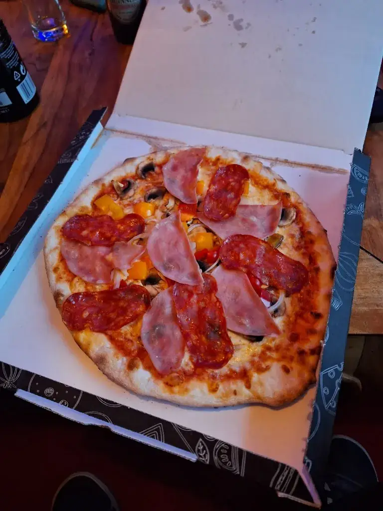 Pizzacos_Goorn_slider_image_2