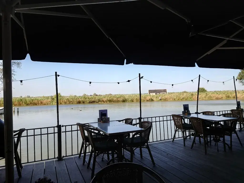 Tracey Rood Faulkner_Eetcafe 'Les Deux Ponts'_Oudendijk_review