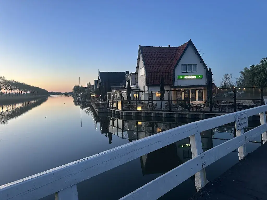 pabs hinchliffe_Eetcafe 'Les Deux Ponts'_Oudendijk_review