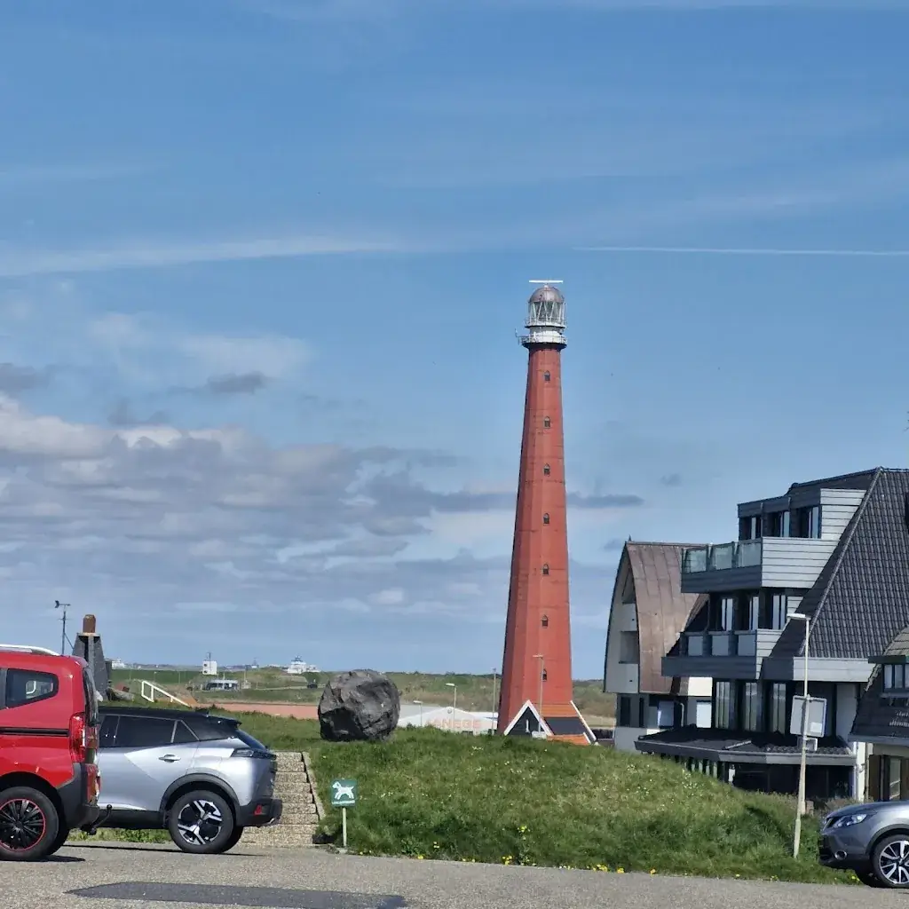 Denise Roberts_Nogal Wiedus_Huisduinen_review