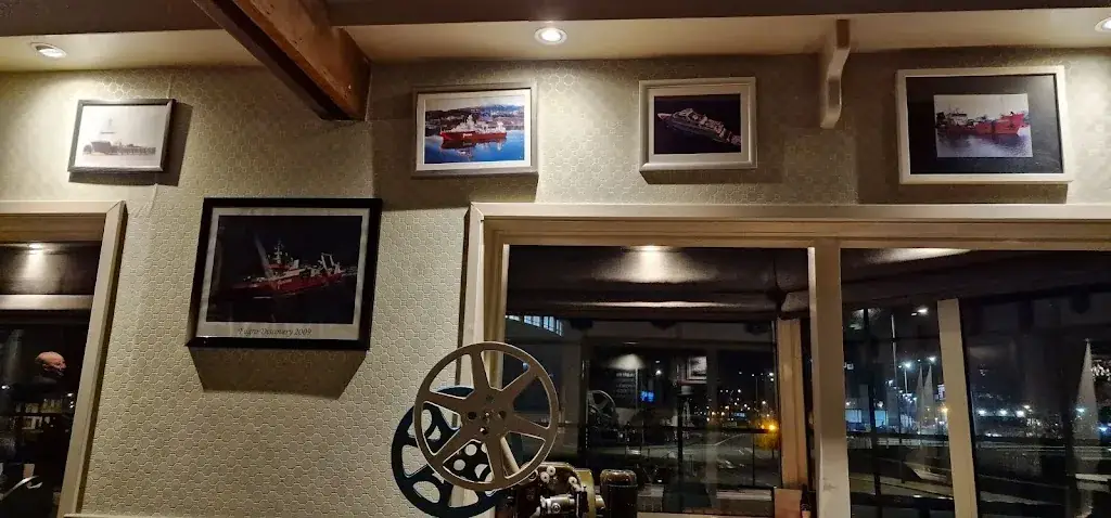 Viaceslav Ivanov_Visrestaurant/Café Neptunus_Helder_review