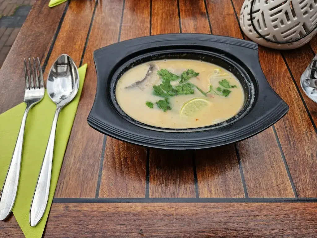 Powngtong Thai Kitchen_Helder_slider_image_3