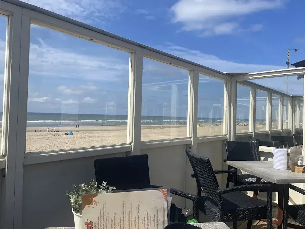 Kevin Verryt_Beach Pavillion Vos_Callantsoog_reseña