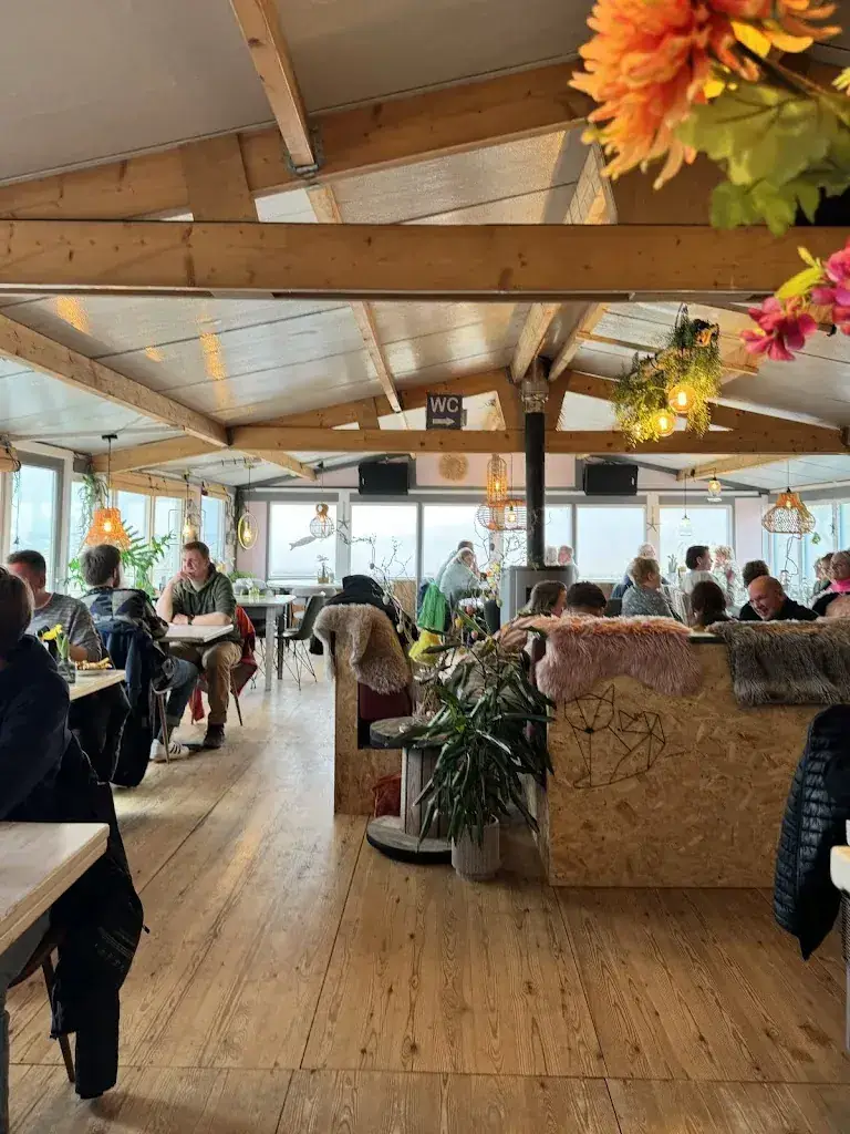 Teun Smits_Beach Pavillion Vos_Callantsoog_reseña