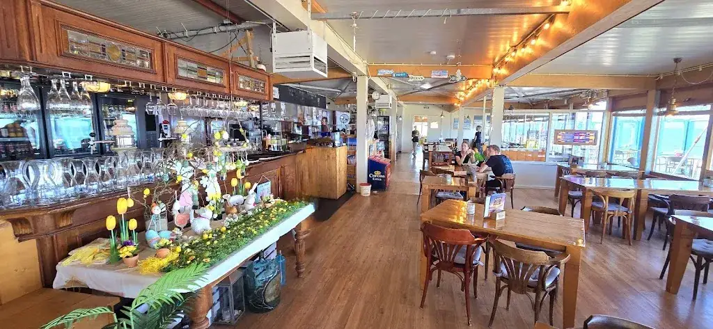 Beach Pavilion De Strandtent restaurant in Callantsoog