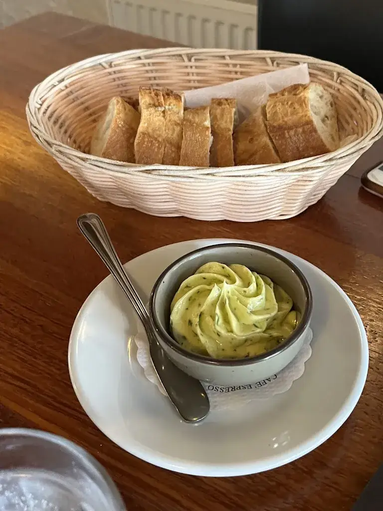 sh lim_Amore Mio_Callantsoog_reseña