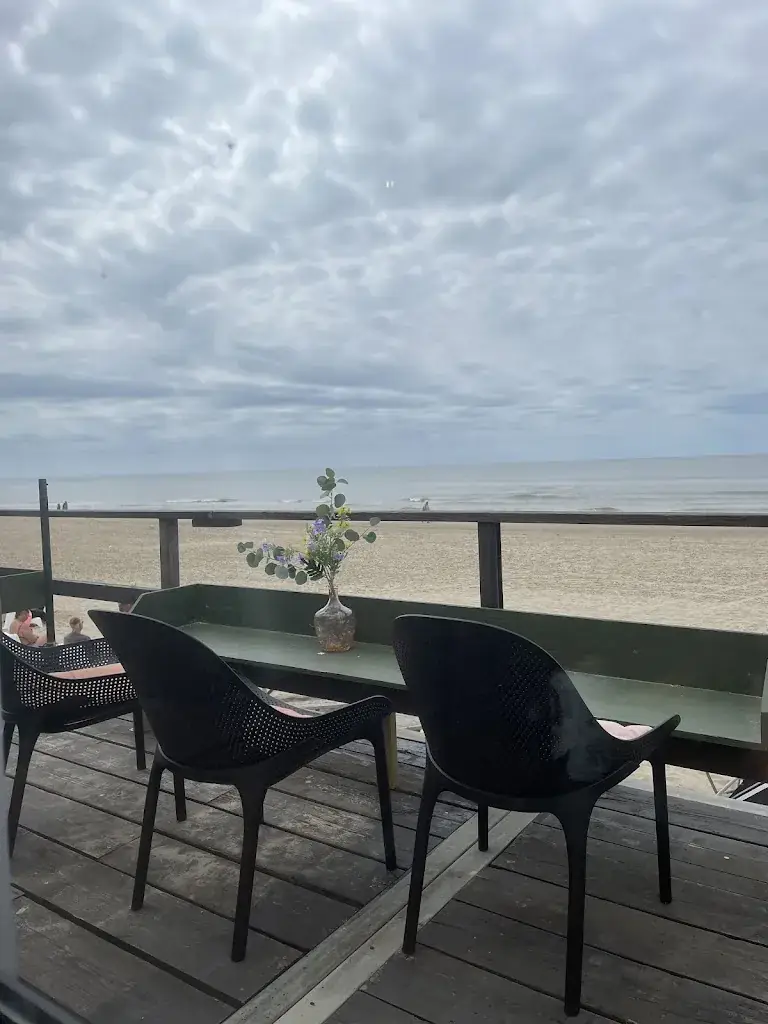 Isabella Weiß_Strandpavillon Zilte Zucht_Callantsoog_review