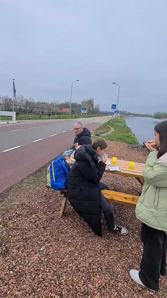 Dirk en Anneke Eveleens Palingrokerij_Burgerveen_slider_image_2