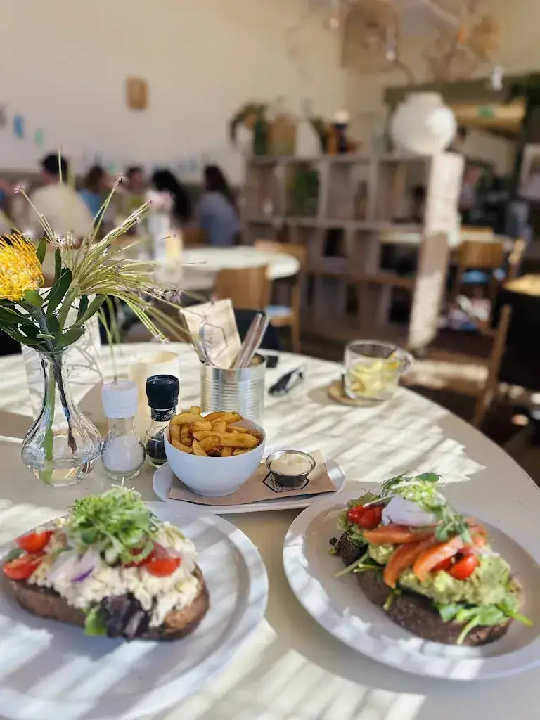 demet dinc_Prik & Proost_Leimuiden_review