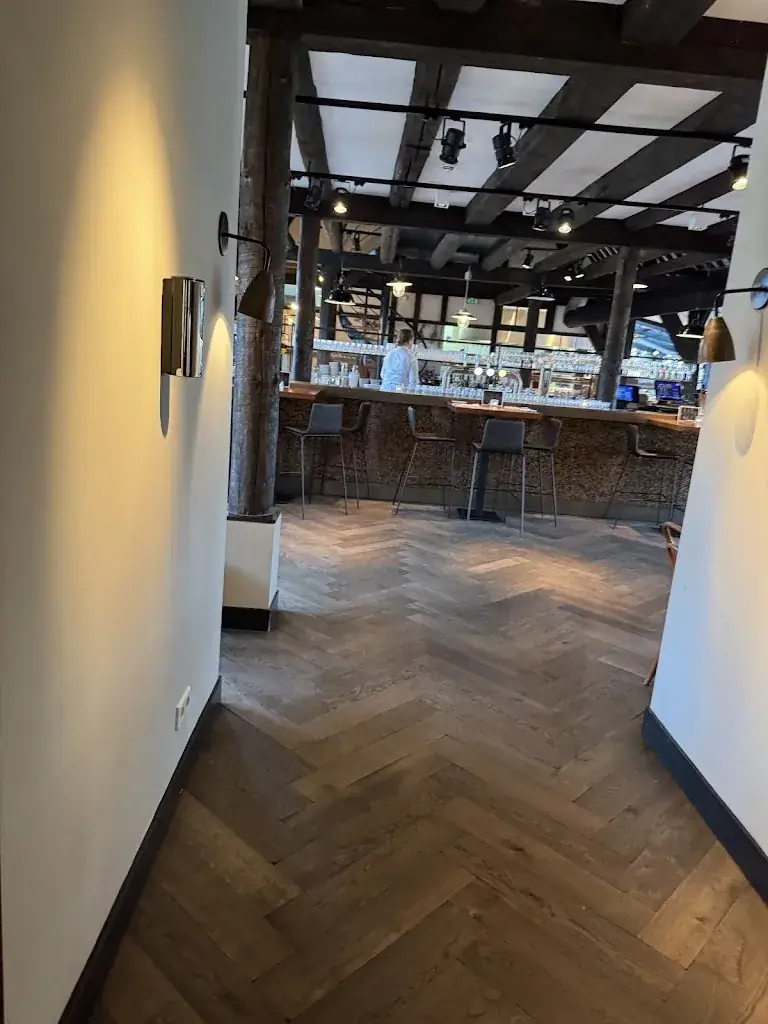 Martijn_Den Burgh_Hoofddorp_review