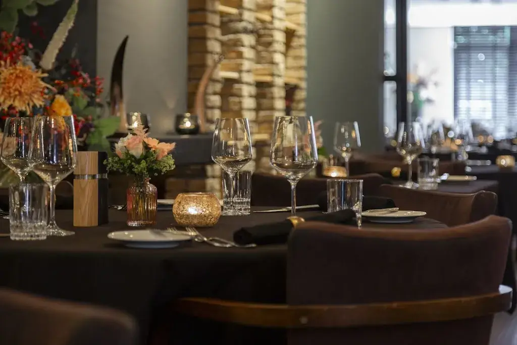 Restaurant De Halve Maen restaurant in Aalsmeer