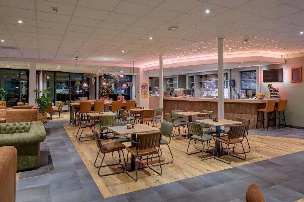 Grand Café La Base ristorante a Kwakel
