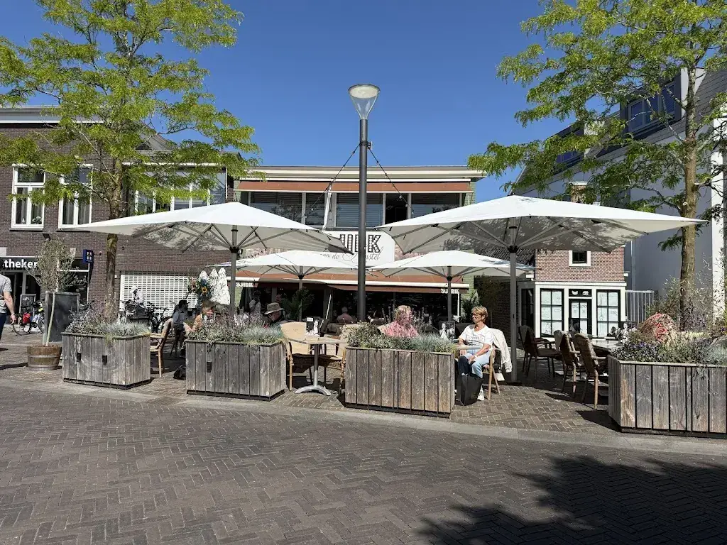 Honra “Z*r*a” Taliqat_Sjiek aan de Amstel_Uithoorn_review