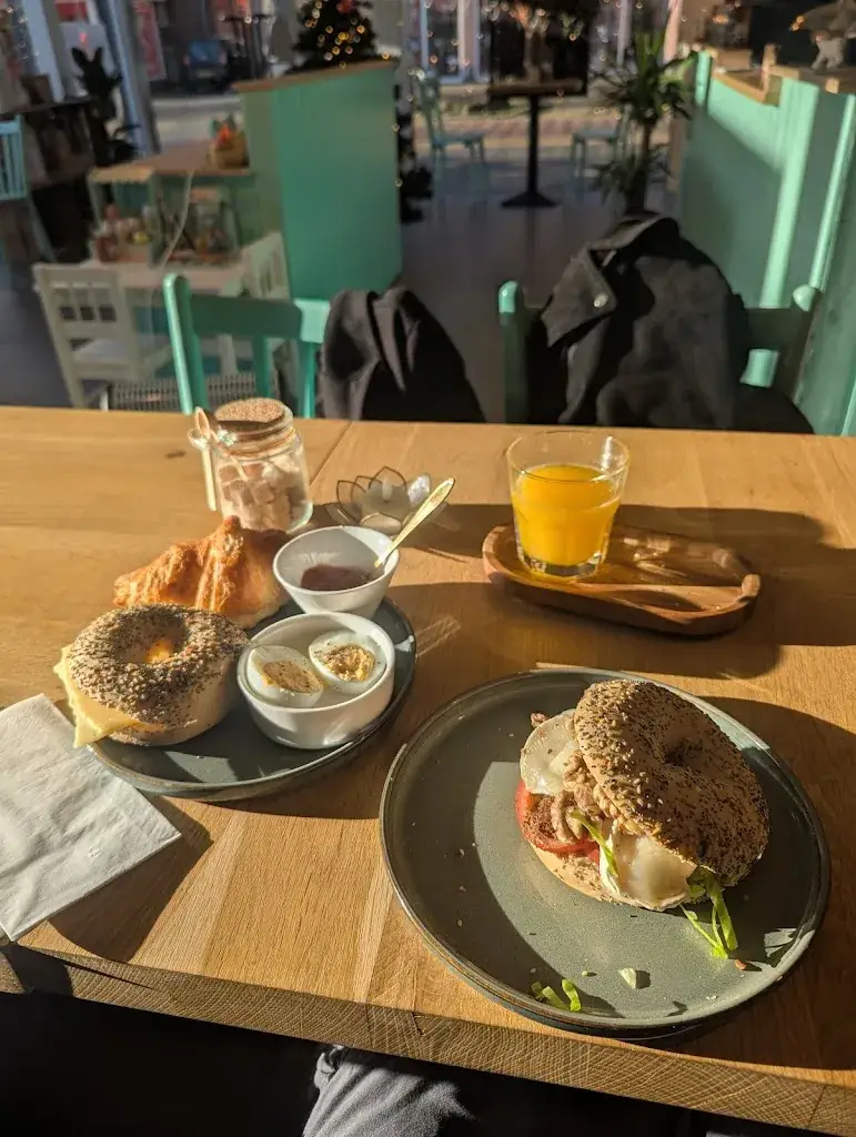Jasmijn_De IJsbeer - barista koffie, ontbijt en lunch_Schoorl_Bewertung