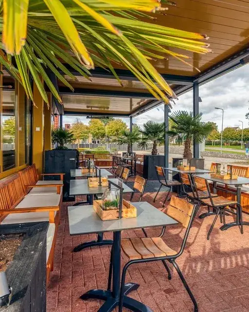 Snack-Plaza_Urk_slider_image_1