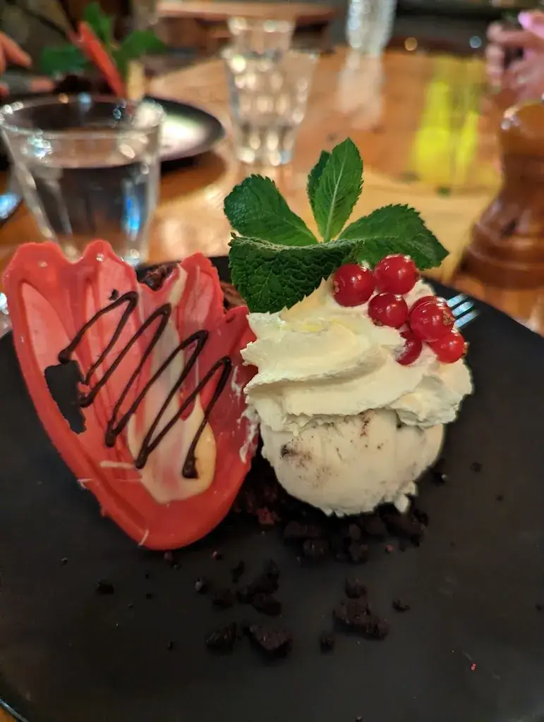 Linnea Schossow_Eeterij Ongder De Kukel_Hippolytushoef_review