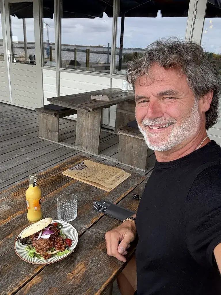 Michel Nuijens_Strandthuys op het Lutje_Westerland_review