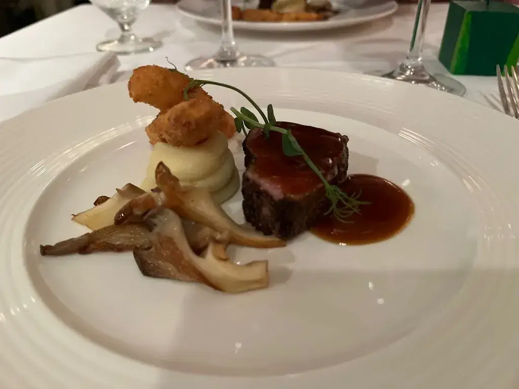 Restaurant WIJS_Paulowna_slider_image_3