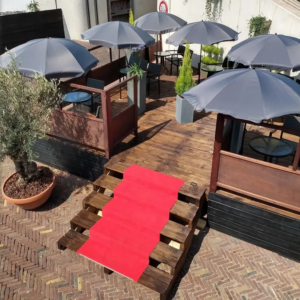 Pizzeria Pescatore restaurant in Oever