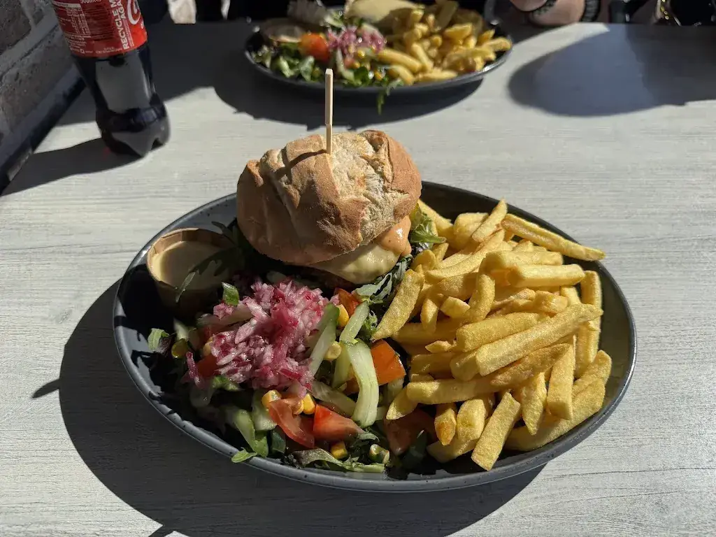 Hazar Güney_Wilma Eten & Drinken_Cocksdorp_reseña