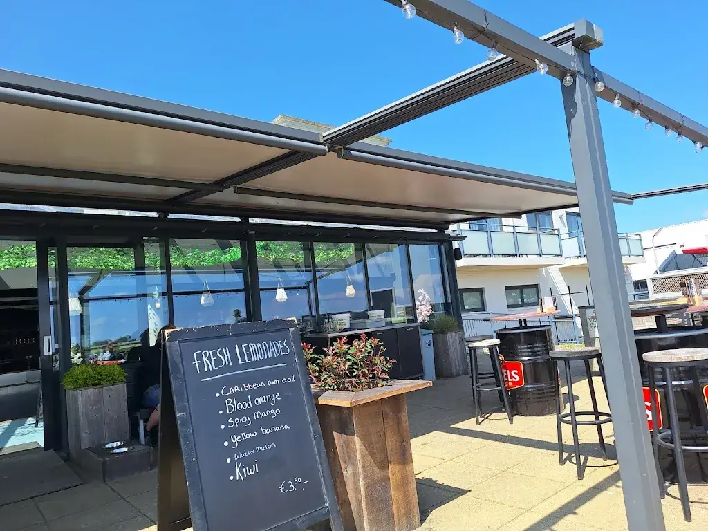 Michael Blok_Airportrestaurant De Vlijt_Cocksdorp_review