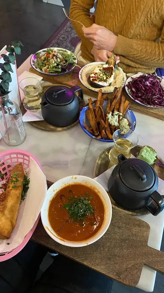 Anastasia Balandina_Hummus Delft_Delft_review