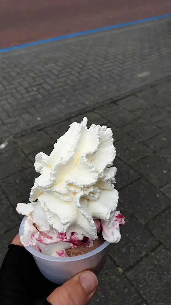 Menu_IJssalon Iiskald_Urk_image_2