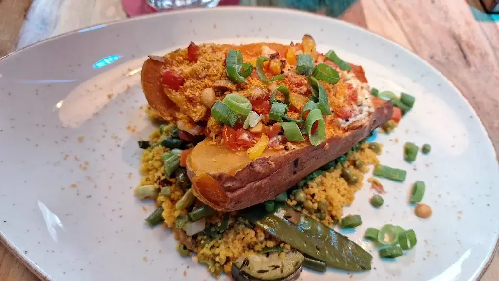 Annelon Bollen_Cocktailbar & Restaurant Eigeweis!_Koog_review