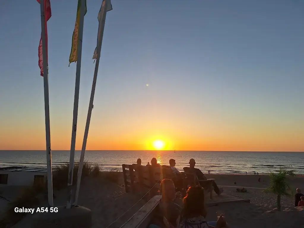 Michael Blok_Strandpaviljoen Strandpaal 21_Koog_review