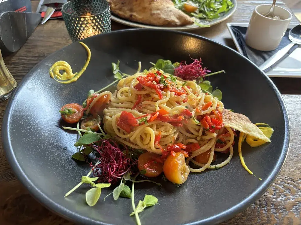 Linh B_Italiaans Restaurant Pizzeria Isola Bella_Koog_review