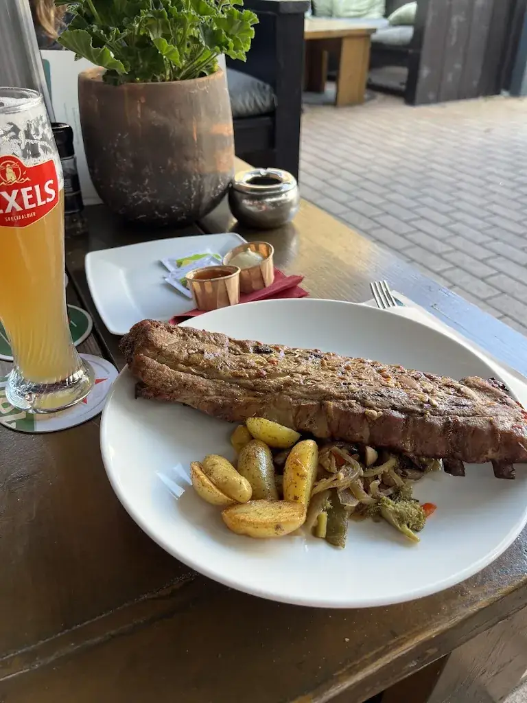 MerijnGarry Home_Restaurant L'avenir lunch & diner_Koog_review