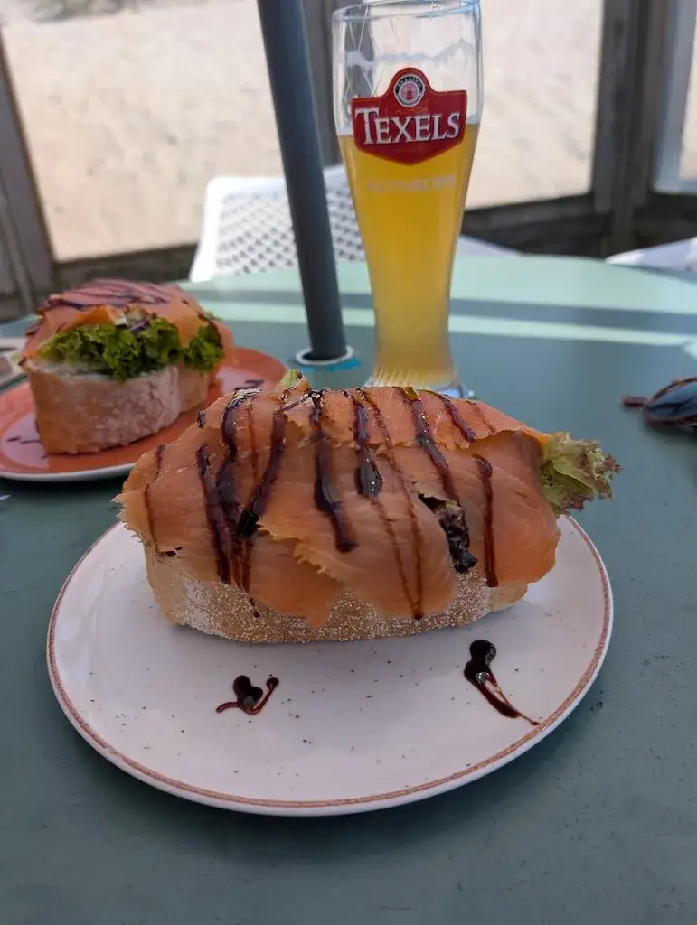 Barry Zuidgeest_Strandpaviljoen Paal 19, Texel_Koog_review