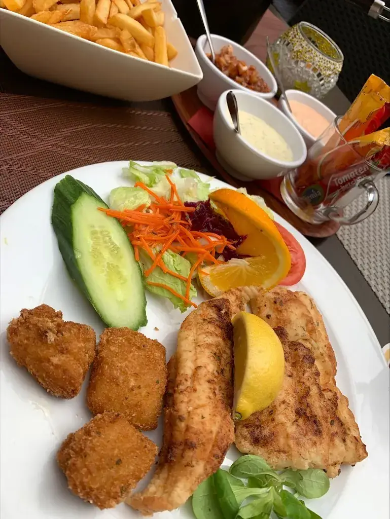 Pakamon Bowornmontree_La Cascade_Koog_Bewertung