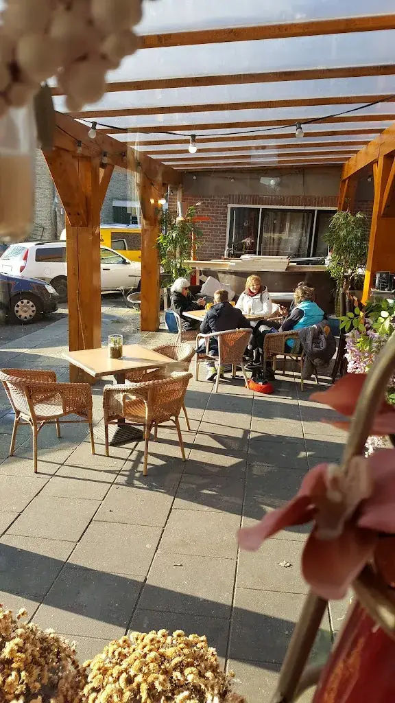 Café The Three Swans restaurant in Ilp