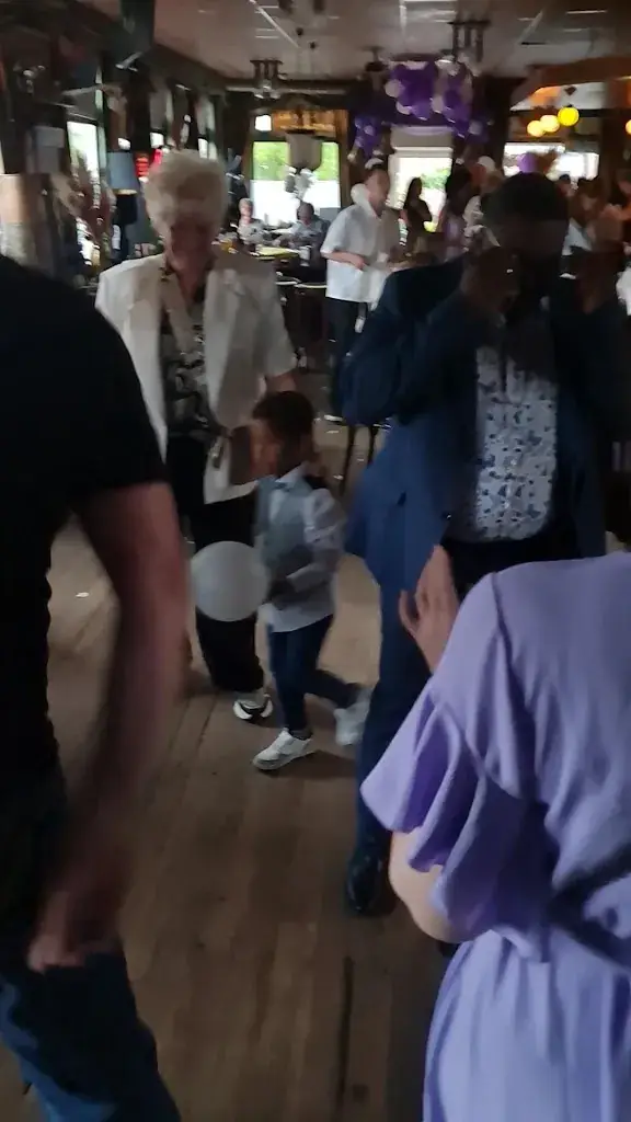 Café The Three Swans_Ilp_slider_image_2