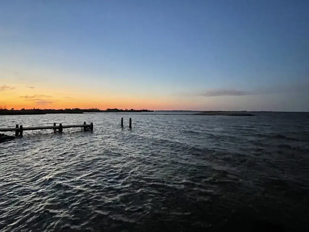 Matthew Pearce_Vuurtoreneiland_Durgerdam_review