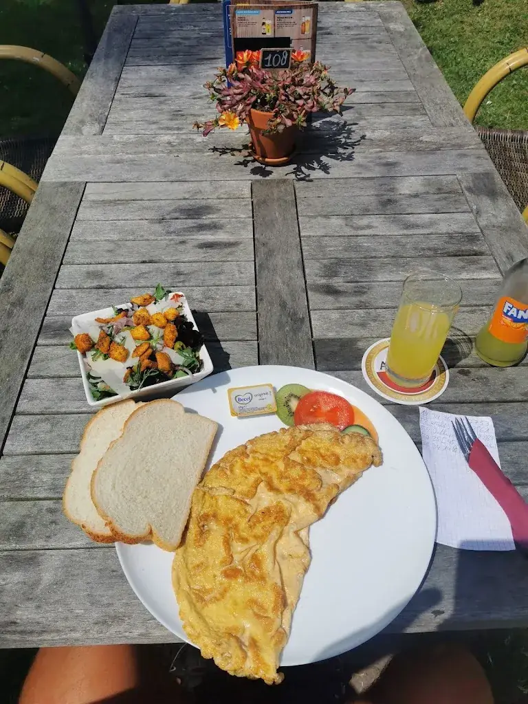 Tobias_Café De Knip_Oudkarspel_review